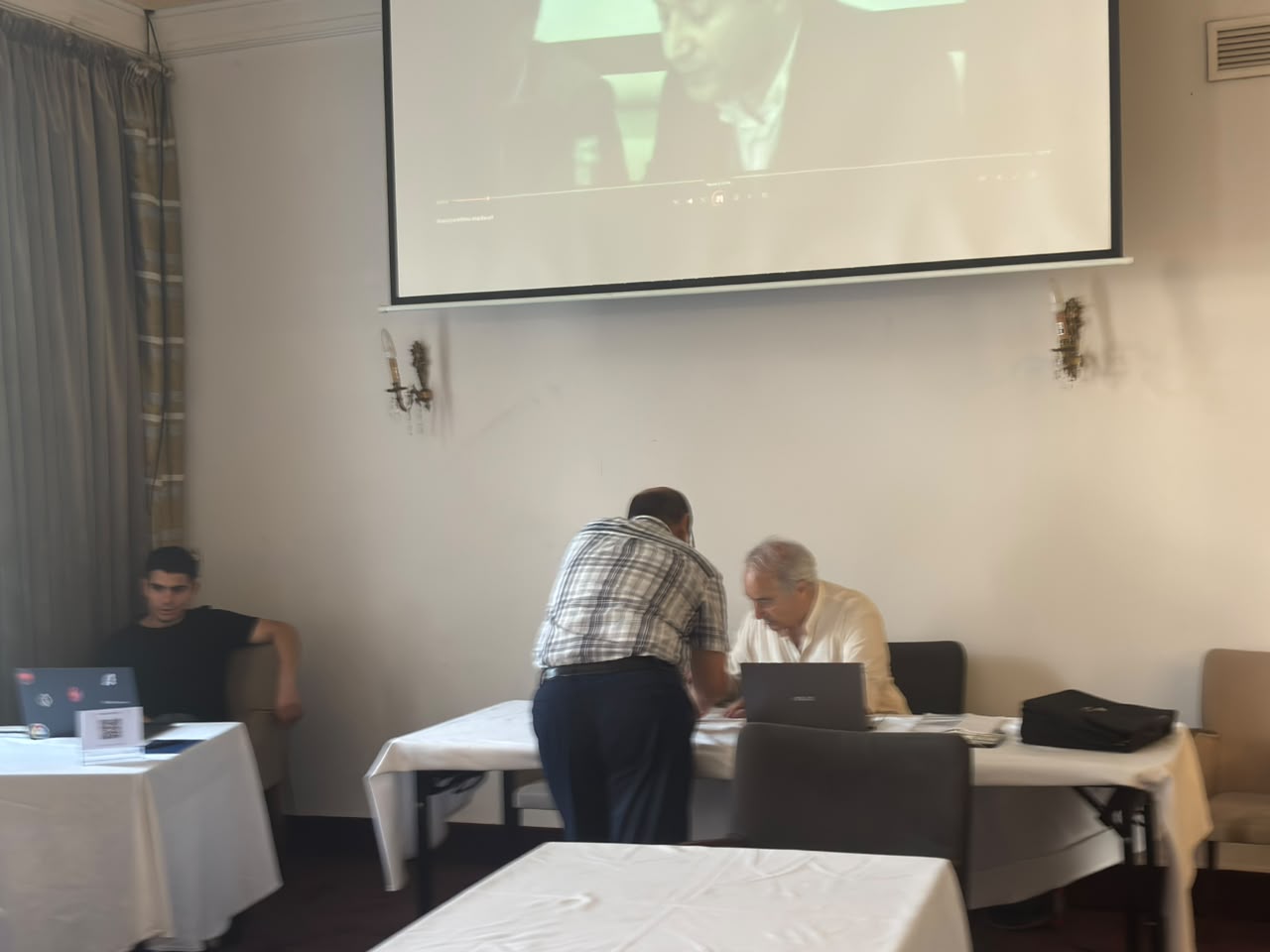 Dépouillement des votes lors de l'élection décennale, juin 2026